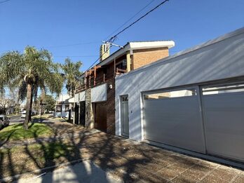 Gran esquina en venta zona plaza saenz peña