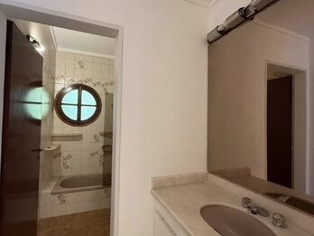 Gran esquina en venta zona plaza saenz peña