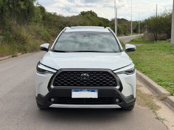 VENDO COROLLA CROSS SEG CON 50 MIL KM