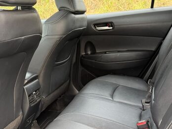 VENDO COROLLA CROSS SEG CON 50 MIL KM