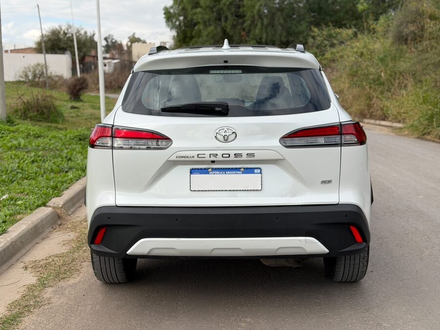 VENDO COROLLA CROSS SEG CON 50 MIL KM