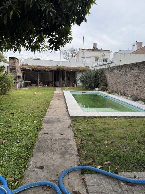 VENTA DE CASA ZONA SÁENZ PEÑA TERRENO DE 700 m2