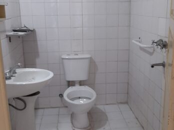 PARTICULAR ALQUILA AMPLIA CASA  ZONA PLAZA MUJERES ENTRERRIANAS