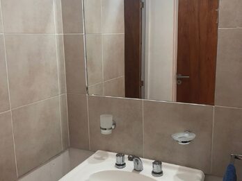 En alquiler casa quinta de manera permanente Colonia La Nueva