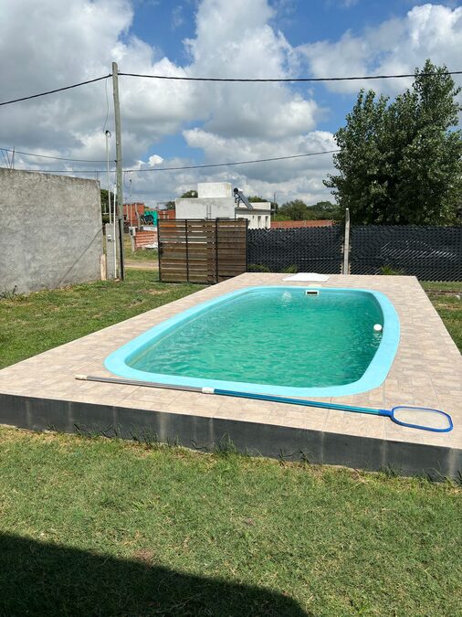 En alquiler casa quinta de manera permanente Colonia La Nueva