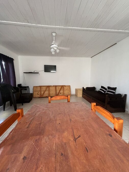 En alquiler casa quinta de manera permanente Colonia La Nueva