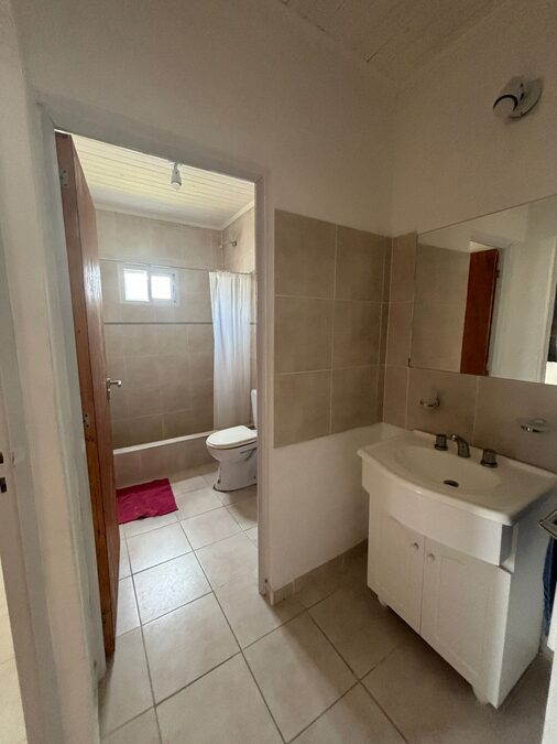 En alquiler casa quinta de manera permanente Colonia La Nueva
