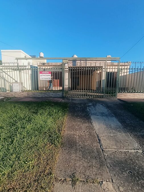 En venta hermosa casa 3 dormitorios zona sureste de la ciudad
