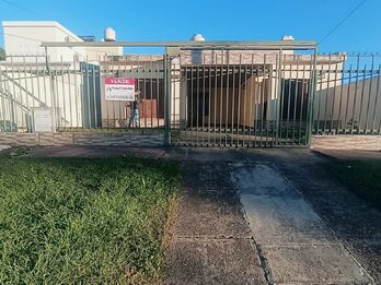 En venta hermosa casa 3 dormitorios zona sureste de la ciudad