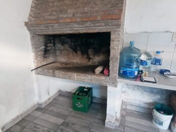En venta casa 3 dormitorios con local comercial zona Vairetti
