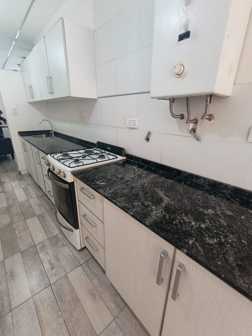 En venta casa 3 dormitorios con local comercial zona Vairetti
