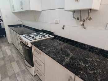 En venta casa 3 dormitorios con local comercial zona Vairetti