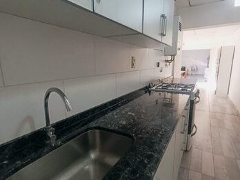 En venta casa 3 dormitorios con local comercial zona Vairetti