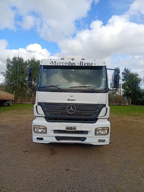 Vendo MERCEDES BENZ AXOR 1933 6X2