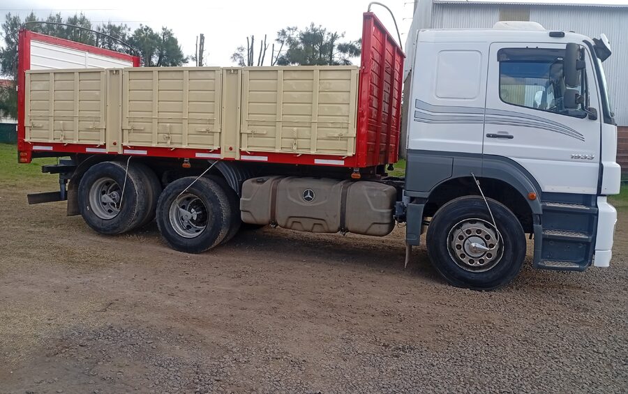 Vendo MERCEDES BENZ AXOR 1933 6X2