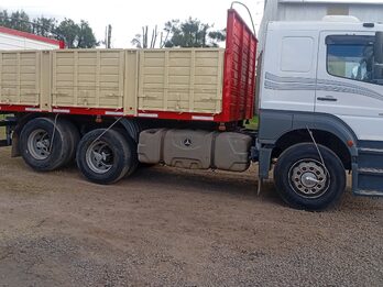 Vendo MERCEDES BENZ AXOR 1933 6X2