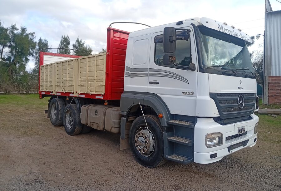 Vendo MERCEDES BENZ AXOR 1933 6X2
