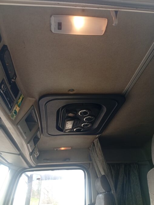 Vendo MERCEDES BENZ AXOR 1933 6X2