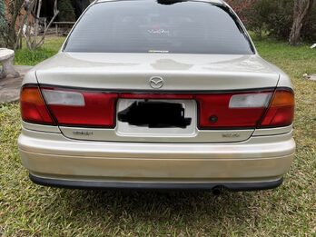 Mazda 323 F GLX 1999