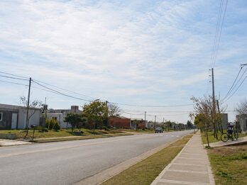 Se alquila casa en barrio Solvencia San Benito 2 dormitorios a partir de setiembre