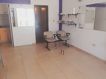 Se alquila local céntrico Echague al 700 entre Pascual Palma y Perón