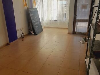 Se alquila local céntrico Echague al 700 entre Pascual Palma y Perón