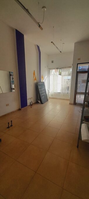 Se alquila local céntrico Echague al 700 entre Pascual Palma y Perón
