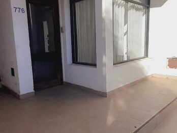 Se alquila local céntrico Echague al 700 entre Pascual Palma y Perón