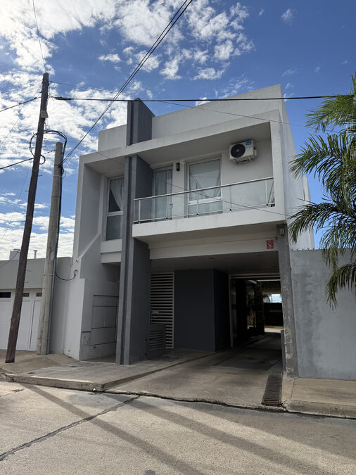 VENTA| CASA 2 DORM COMPLEJO CITY GARDEN
