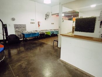 En venta salón de fiestas o gran galpón en esquina mas local chico