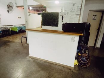 En venta salón de fiestas o gran galpón en esquina mas local chico