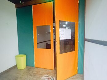 En venta salón de fiestas o gran galpón en esquina mas local chico