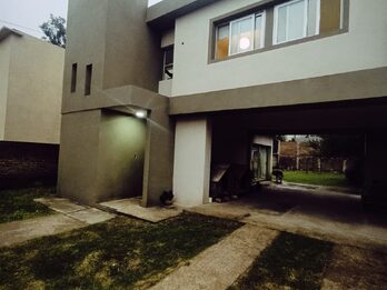 En vena hermosa casa apta credito con terreno zona Golf