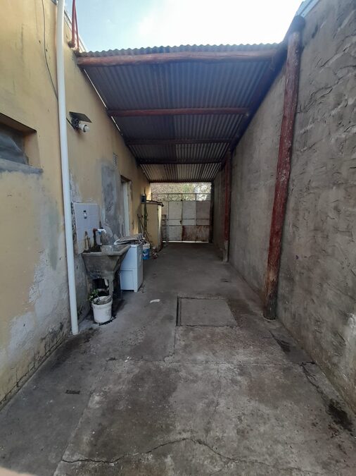Oportunidad de tener tu casa en pesos 3 dormitorios con patio Colonia Avellaneda