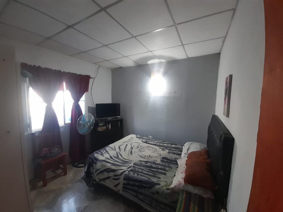 Oportunidad de tener tu casa en pesos 3 dormitorios con patio Colonia Avellaneda