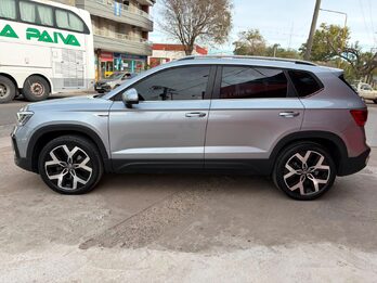 TAOS 1.4TSI Highline Tiptronic-2024