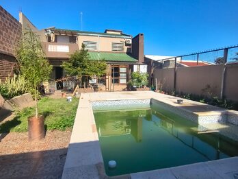 En venta hermosa casa con pileta zona Grella y Alte. Brown