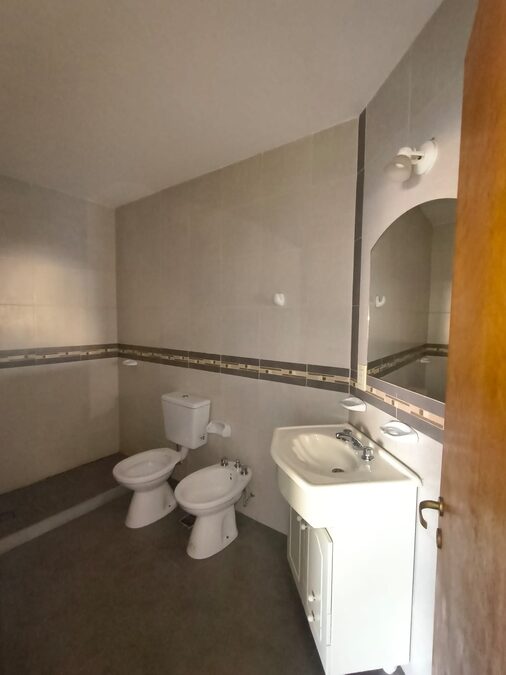 En venta hermosa casa con pileta zona Grella y Alte. Brown