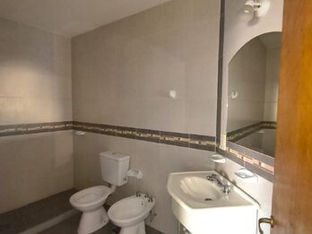 En venta hermosa casa con pileta zona Grella y Alte. Brown