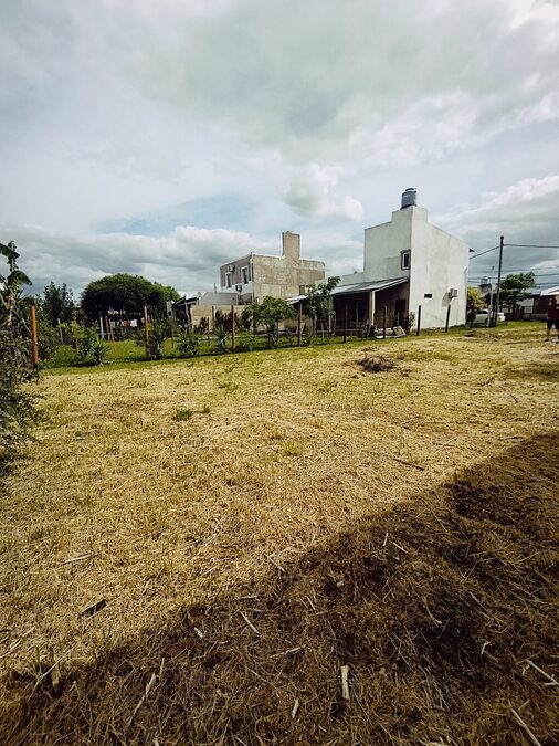 En venta terreno amplio ideal casa quinta Posta del Sol Sauce Montrull