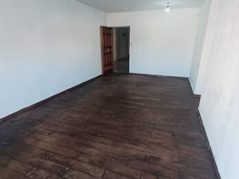 En venta departamento 3 dormitorios amplio, con balcón , contrafrente zona centro Civico