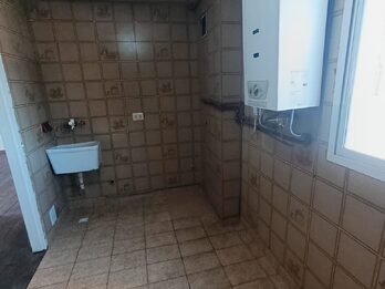 En venta departamento 3 dormitorios amplio, con balcón , contrafrente zona centro Civico