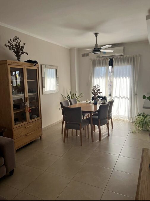 Alquiler hermoso departamento 2 dormitorios  + cochera calle Buenos Aires