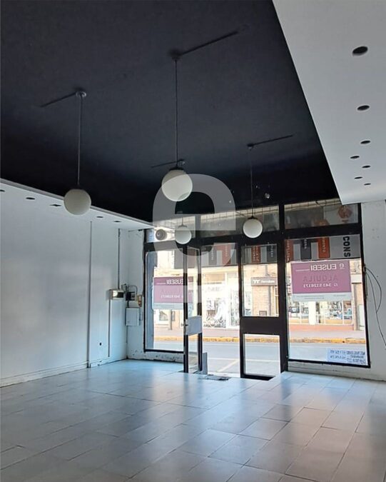 ALQUILER LOCAL COMERCIAL CALLE BAVIO