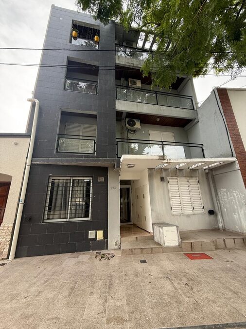 se alquila departamento de dos dormitorios zona centro