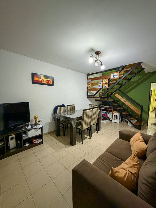 VENTA DE DUPLEX EN AVENIDA RAMIREZ