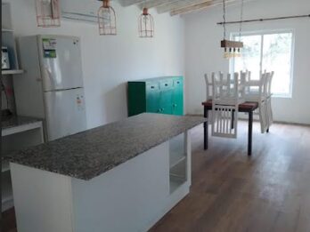 VENTA CASA EN ESQ. ORO VERDE - AMPLIO TERRENO