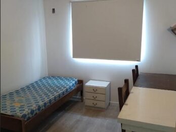 VENTA CASA EN ESQ. ORO VERDE - AMPLIO TERRENO