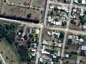 VENTA CASA EN ESQ. ORO VERDE - AMPLIO TERRENO