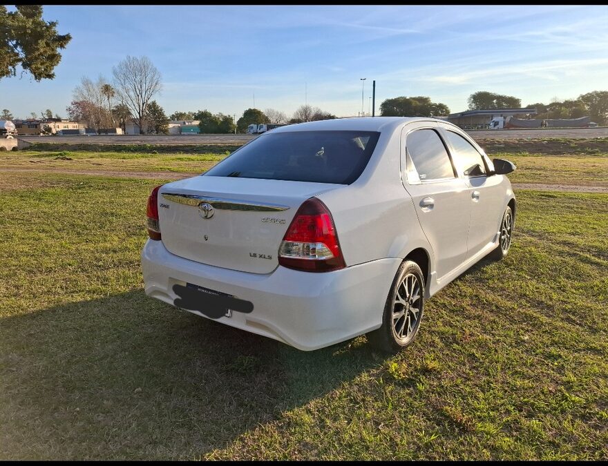 Vendo Toyota etios Xls at